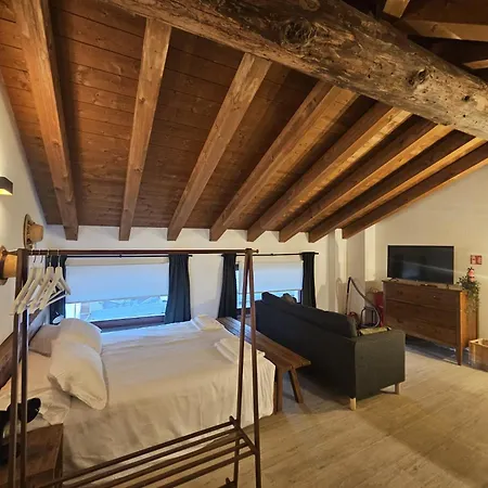 Rural Cachettes * La Salle