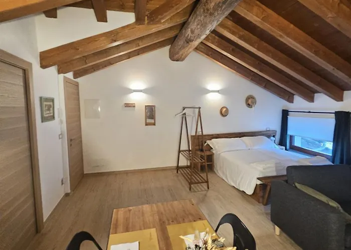 Rural Cachettes * La Salle